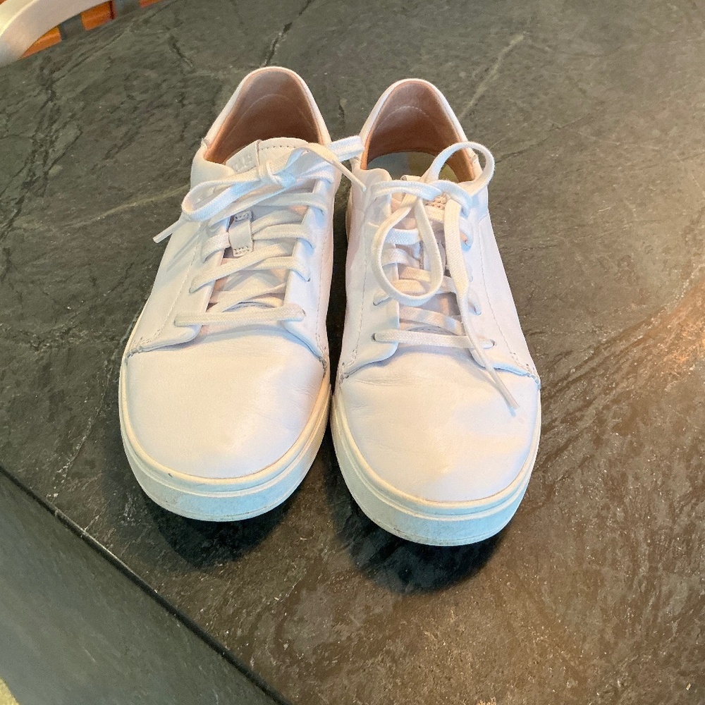 Olukai Pehuea Lī ‘Ili  Women’s White Leather Sneakers , size 8- 8.5 US